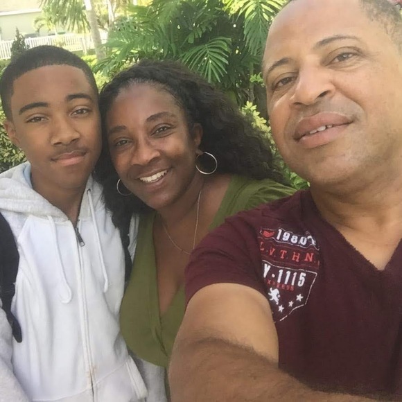 Meet your Posher, Anissia - Picture 1 of 1